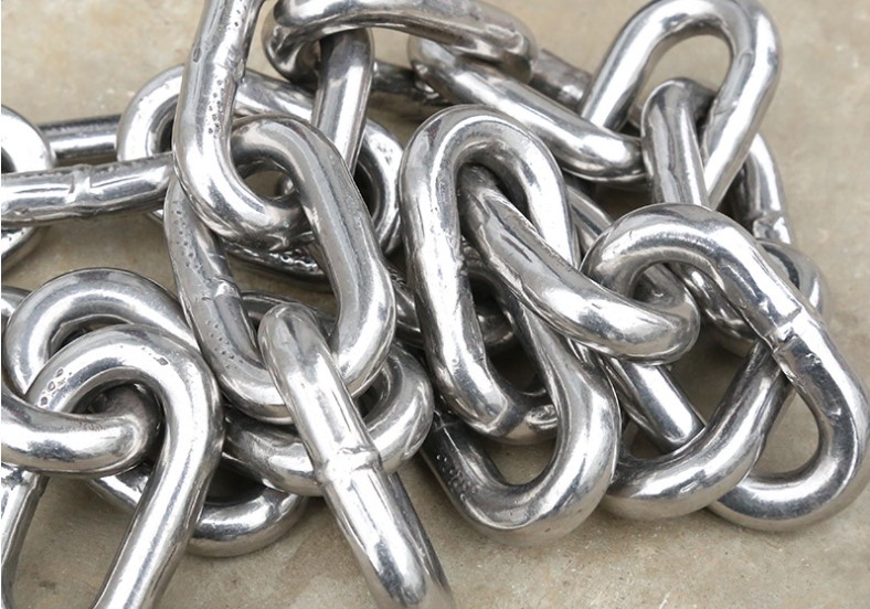 Cadena de eslabones cortos galvanizados en caliente Cadena de eslabones DIN766